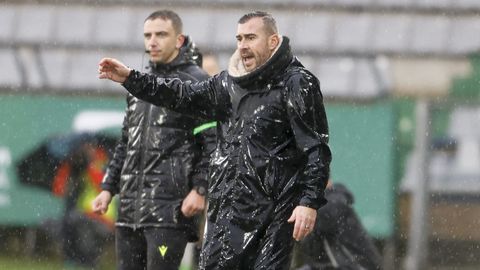 Yago Iglesias, dando �rdenes en A Malata en el derbi entre el Racing y el Lugo.