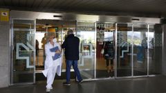 Acceso principal al hospital Montecelo, en Pontevedra