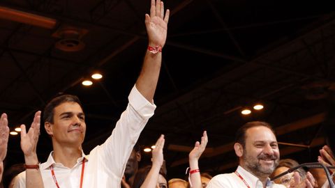 Pedro Snchez y Jos Luis balos en el congreso del PSOE en Madrid en el 2017 en el que el primero es proclamado secretario general del partido  