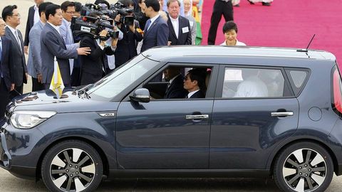 Vehculo usado por el papa Francisco en su viaje a Corea del Sur