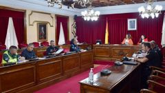 En la junta de gobierno estuvieron presentes miembros de todos los cuerpos de seguridad, junto a la alcaldesa, Lara M�ndez, y a la subdelegada del Gobierno, Isabel Rodr�guez.