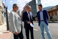 Cores, Balseiros y Rial observaron ayer la zona de los trabajos.