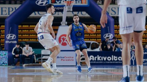 El internacional Rafa Lisboa es timonel y m&aacute;ximo encestador de los ourensanos