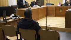 El camionero investigado se acogi a su derecho a no declarar en el juicio en Ourense