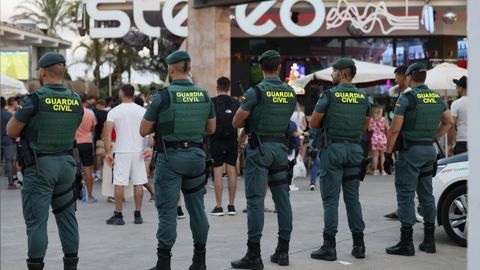 Agentes de la Guardia Civil, en Magaluf (Mallorca), en una imagen de archivo.