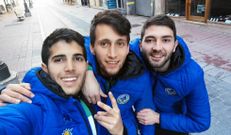 Juampa (izq.), Ux�o y Beceiro (derecha), el domingo en Gij�n.