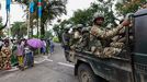 Miembros del M23 circulando por las calles de Goma, capital de la regin congolea de Kivu