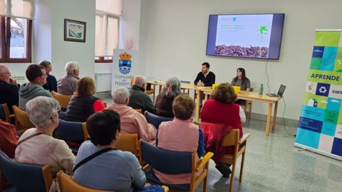 T�cnicos de Sogama impartieron en Paderne un curso de compostaje dom�stico