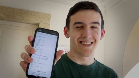 Nicol�s Outeiral, joven de Lousame con la mejor nota de la PAU