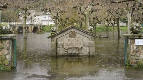 R�o Bubal crecido, a su paso por Vilaza (Monterrei).