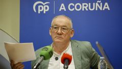 El portavoz del PP en el Concello de A Coru�a, Miguel Lorenzo, durante su comparecencia de prensa