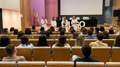 De izquierda a derecha,�Fernando Fern�ndez Lamelo, director asistencial del �rea sanitaria; Montserrat Ortiz, directora de Atenci�n Hospitalaria; Pilar Ledo, jefa de estudios de la Unidad Docente de Atenci�n Familiar y Comunitaria de Lugo y Jos� Couselo,�jefe de Comisi�n de Docencia, en la jornada de puertas abiertas para residentes.