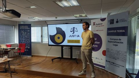 El graduado en Derecho y estudiante de la USC Javier Alejandro Larrea diseñó Just IA, una herramienta con la que pretende simplificar el conocimiento jurídico, acercarlo a la ciudadanía y resolver las dudas legales más cotidianas.