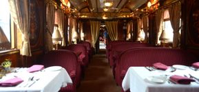 La recepci�n parece la de un lujoso hotel.