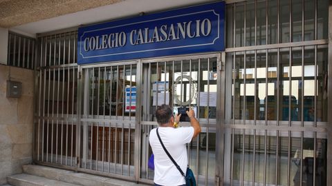 Puertas cerradas en el colegio Calasancio de Pontevedra