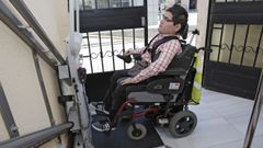 �Si quiere le atiendo en la calle, con la silla de ruedas no logra entrar�