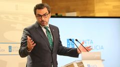 El conselleiro de Presidencia, Diego Calvo, en la rueda de prensa tras el Consello de la Xunta.