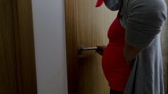 Ana est� entre los 900 coru�esas con ayuda de voluntarios