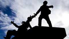 Monumento en homenaxe aos mortos nas protestas laborais de Ferrol en 1972