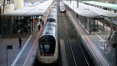 Un tren, en la estaci�n Daniel Castelao de Santiago, en una imagen de archivo.