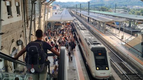 Pasajeros en la estación de tren de Santiago