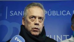 El conselleiro de Sanidade, Antonio Gmez Caamao, esta maana en su visita al HULA.