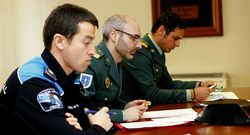 Responsables de la Polic�a Local y la Guardia Civil, en la reuni�n.