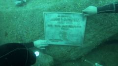 El Achondo es uno de los pecios m�s visitados de Galicia gracias a Alexis Mac�as, instructor de buceo vigu�s que llev� all� a todo tipo de buceadores. �Tras a s�a morte queriamos facerlle unha placa e buscar un sitio emblem�tico para el. Ese sitio era o Achondo�, dice I�aki Ferreiro, amigo de Alexis y protagonista del programa