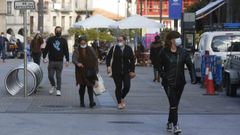 El uso de la mascarilla sigue bastante presente en Pontevedra, a pesar de que no es obligatorio ni en el exterior ni en el interior