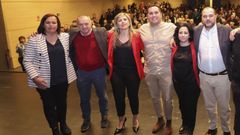Iago Toba, tercero por la derecha, en una foto de campa�a tomada en Cee, junto a compa�eros del PSOE provincial y comarcal