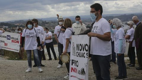 PROTESTA DE LOS AFECTADOS POR LAS EXPROPIACIONES DEL NOVO CHUAC. Imagen de archivo