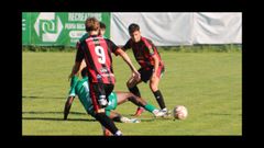 Un momento del partido pasado entre el CD Lal�n y el Portonovo.