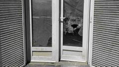 Puerta forzada de una vivienda en la parroquia de Cui�a, en Lugo