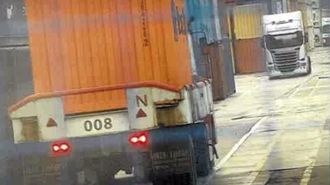 El contenedor procedente de Ecuador donde se ocultaba la droga estuvo vigilado en todo momento en Vigo por los investigadores para no perderla y garantizar que todo el enga�o sal�a correctamente.