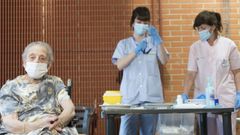 Consuelo Landa, la primera mujer vacunada en el Pa�s Vasco