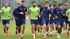 El Racing se enfrenta con el D�por en su primer partido del verano
