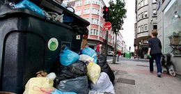 La basura se acumula en numerosos puntos del mismo centro de la ciudad. 