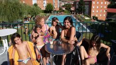 Las piscinas comunitarias son uno de los refugios para los ourensanos