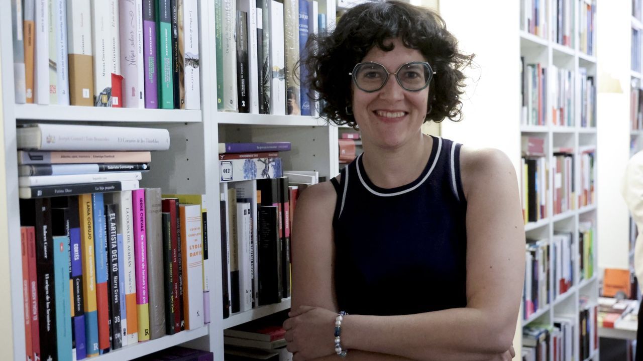 «As tolas que non o eran» llega a la biblioteca de Coirós