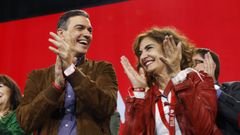 El presidente del Gobierno, Pedro Snchez, y la vicepresidenta primera, Mara Jess Montero, en el congreso federal de los socialistas en Sevilla el pasado mes de noviembre.