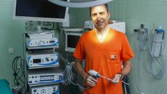 El ur�logo Andr�s Rodr�guez Alonso en el hospital Juan Cardona