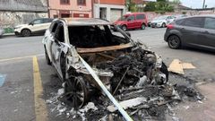 El coche calcinado en As Xubias el pasado 10 de abril sigue todav�a sin retirar veinte d�as despu�s