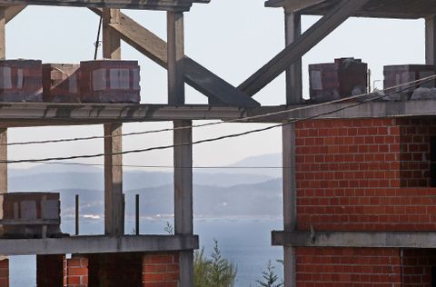 Algunos de los esqueletos que siguen en pie se encuentran en enclaves con vistas privilegiadas. 