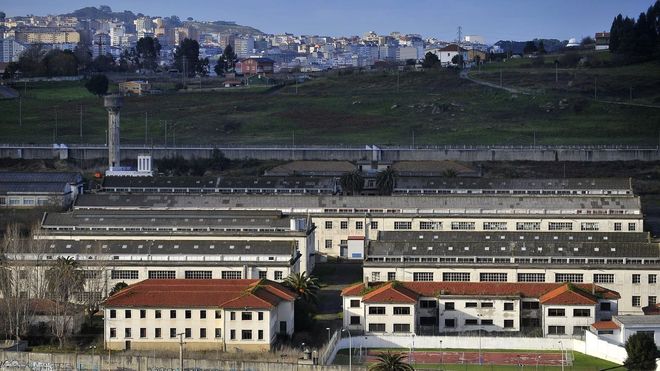 Cidade das TIC en Pedralonga, con el centro de A Coru�a al fondo