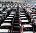 Hileras de veh�culos de la factor�a de Citro�n estacionados en el puerto de Vigo.