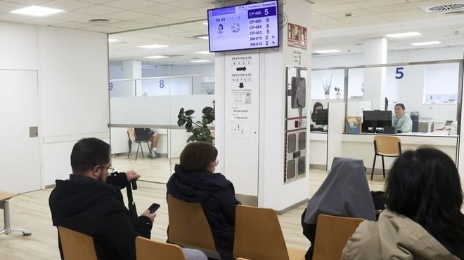 Los t�cnicos en salud apoyar�n a los centros de primaria con m�s sobrecarga, en la foto de archivo el ambulatorio Concepci�n Arenal, en Santiago