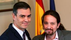 Pedro S�nchez y Pablo Iglesias, en el acto de firma del preacuerdo para formar Gobierno