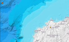 Los dos puntos naranja muestran las zonas de los temblores