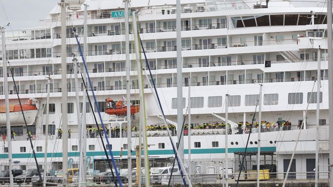 Otra vista del crucero.