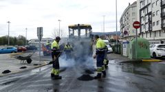 Los obreros estuvieron trabajando durante la ma�ana en la avenida de la Constituci�n
